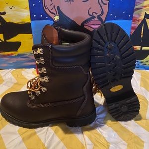 Timberland (40 Belows)